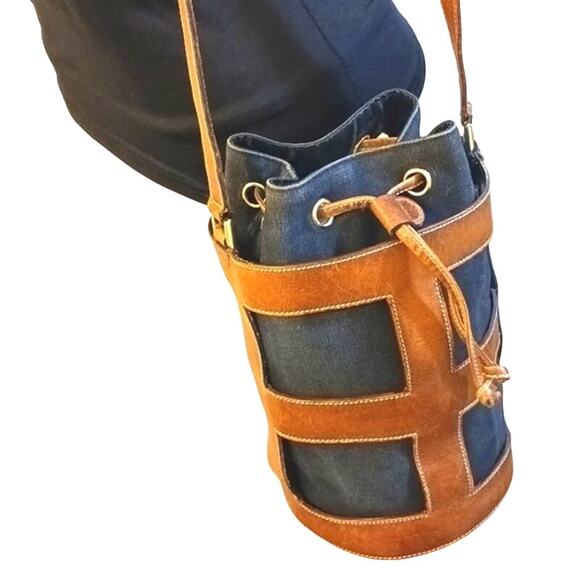 RARE Salvatore Ferragamo Leather Designer Mini Bucket Bag Rib Cagec Brass Feet - Picture 7 of 14